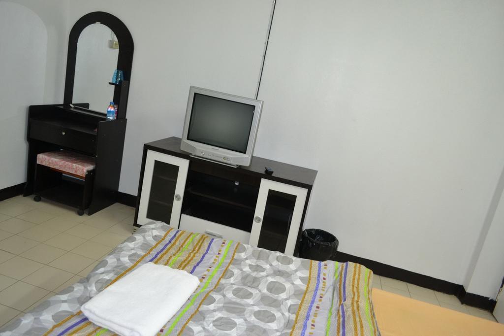 Kt Place Hotel Bangkok Szoba fotó